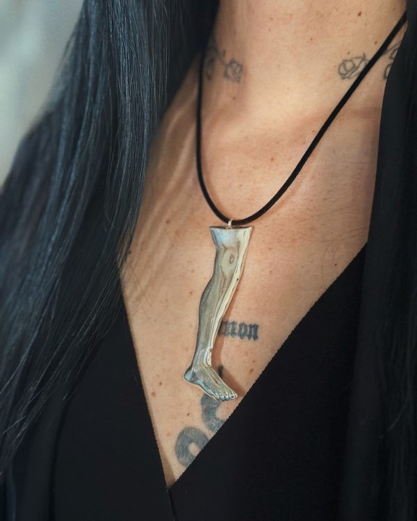 LEG PENDANT SILVER - Image 2