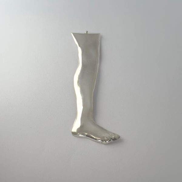 LEG PENDANT SILVER